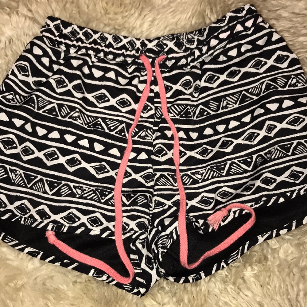 Lola black and white patterned shorts, size XS